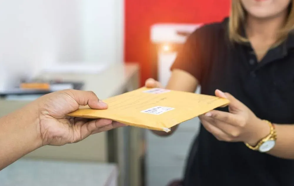 Ré-expédition du courrier et domiciliation